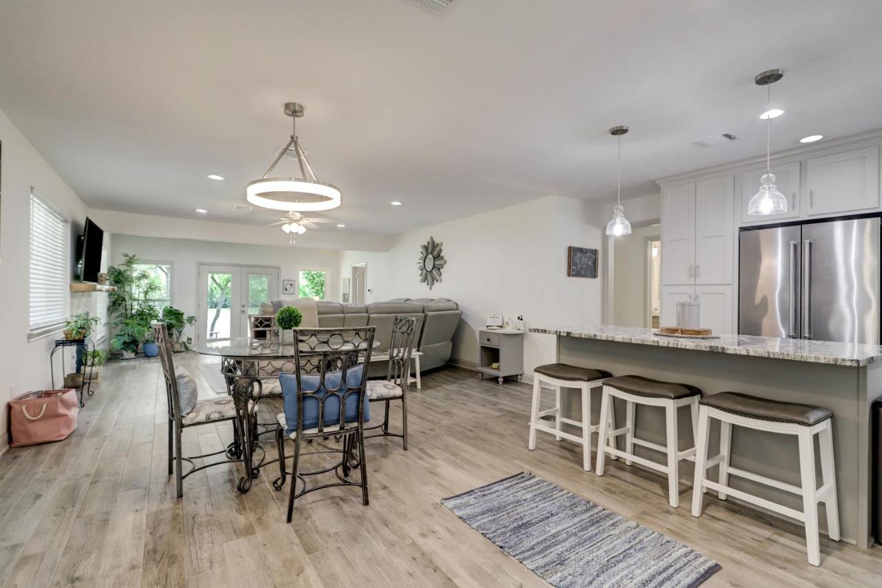 האמבל Kingwood Cottage - 10 Mins From Iah - Lake Front מראה חיצוני תמונה