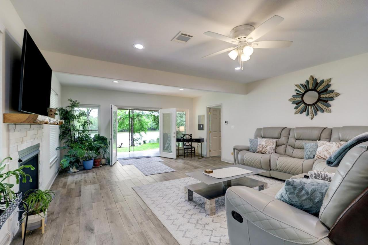 האמבל Kingwood Cottage - 10 Mins From Iah - Lake Front מראה חיצוני תמונה