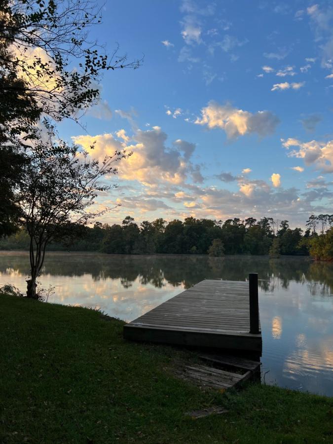 האמבל Kingwood Cottage - 10 Mins From Iah - Lake Front מראה חיצוני תמונה